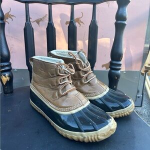 JBU Women’s Duck Boots  Brown and Black Size 8